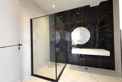 Casă cu 8 camere cu Teren 700 Mp în Faleza Nord - 9