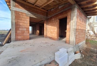 Casă cu 3 camere în Livada - 4