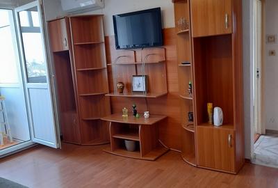 Apartament cu 2 camere semidecomandat în Berceni - 1