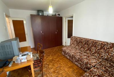 Apartament cu 2 camere semidecomandate, zona Minerva Manastur , etaj 2/4 ,balcon - 8