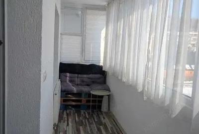 Apartament cu 3 camere decomandat în Tudor