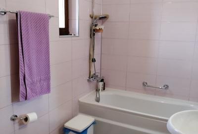 Eleganta si generoasa,robusta,str.linistita,sens unic,curte verde,intimitate,lux - 13