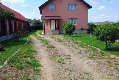 Casă cu Teren 300 Mp în Central - 4