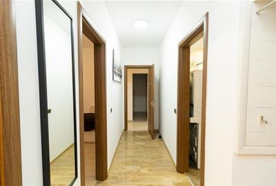Apartament cu 3 camere decomandat în Tractorul - 7