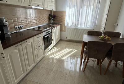 Apartament cu 3 camere decomandat în Central - 4