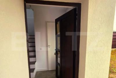 Casă cu 4 camere cu Teren 400 Mp în Central - 2