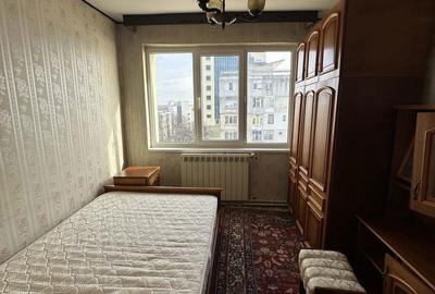 Apartament cu 3 camere decomandat în Sârbi