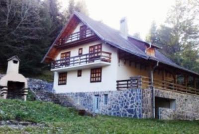 Vanzare Cabana in pitorescul peisaj din Plaiul Foii, Zarnesti Brasov - 2