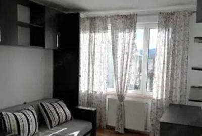 Apartament cu 4 camere decomandat, mobilat în Craiter - 2
