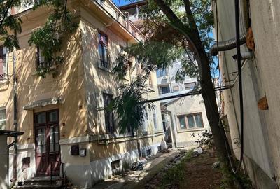 Casa / Vila cu 6 camere de vanzare in zona Dacia