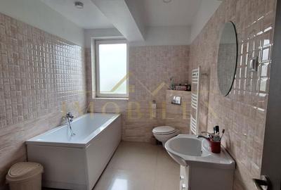 Casă cu 5 camere cu Teren 2500 Mp în Dâmbul Rotund - 2