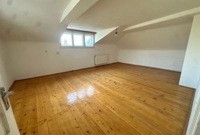 Casă individuală cu 5 camere cu Canalizare în Central - 7