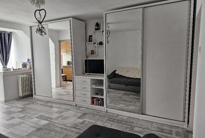 Garsonieră semidecomandată în Central