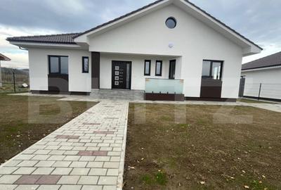 Casa de vanzare, cu 4 camere, 145 mp, 750 mp teren, zona-Uni - 2