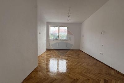 Casa / Vila cu 4 camere de vanzare in zona Vitrometan - 2