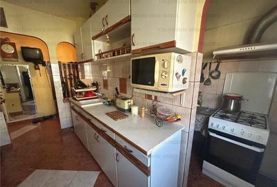 Apartament decomandat, spatios, insorit, etaj 2/4, Tractorul Cerna! - 7