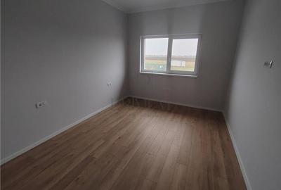 Duplex deosebit - finalizat - finisaje permium - toate utilitatile - zona buna - 13