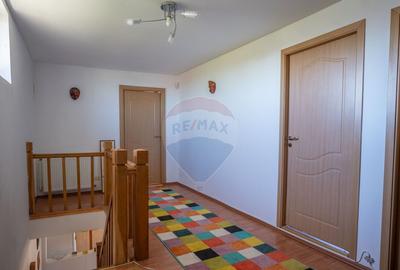 Casă cu 4 camere cu Teren 1100 Mp în Crevedia