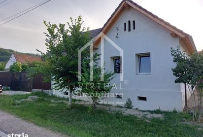 Casă cu 3 camere cu Teren 570 Mp în Slimnic - 1