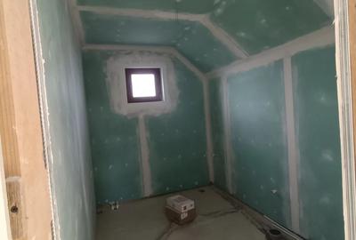 Casă cu 4 camere cu Teren 500 Mp în Brebu - 1