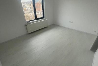 Casa spa?ioasa cu 4 camere+mansarda luminoasa, pozi?ionare excelenta - 4