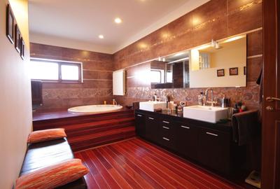 O casa deosebita cu Piscina - 11