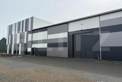 Spațiu comercial, de 3,000 mp, în Central - 5