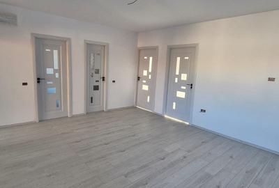 Vindem Casa in Lumina - 3