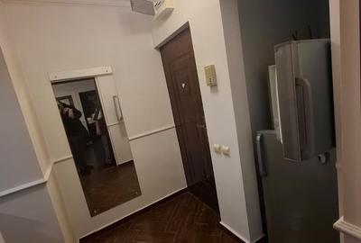 Apartament cu 2 camere semidecomandat în Eroii Revoluției