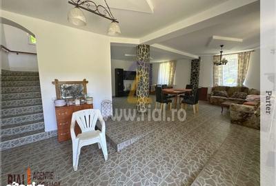 Casă cu 8 camere cu Teren 1110 Mp în Central - 19