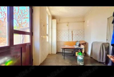 Casă cu 4 camere cu Teren 600 Mp în Central