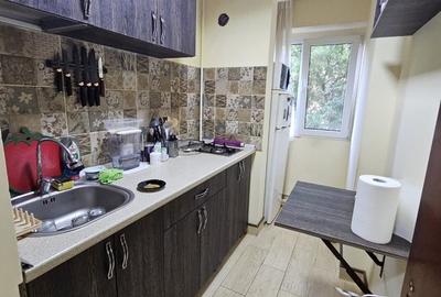 Apartament cu 2 camere semidecomandat în Berceni