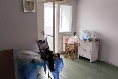 Apartament 2 camere bloc recent reabilitat strada Moldovi?a sector 4 - 11