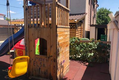 Casă cu 7 camere cu Canalizare în Apărătorii Patriei - 4