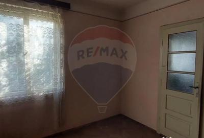 Casă cu 4 camere cu Teren 720 Mp în Central - 9