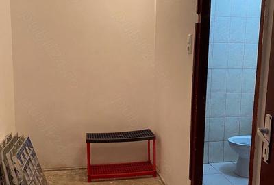 Spațiu comercial, de 70 mp, în Central - 4