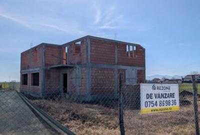 Casă cu 8 camere cu Teren 945 Mp în Central - 3