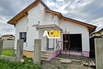 Casa la rosu, 3 camere, terasa, garaj, toate utilitatile, Micesti - 3