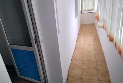Apartament cu 2 camere decomandat în Zăvoaia - 4