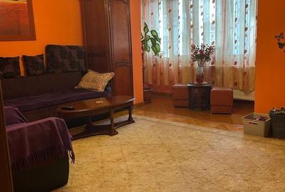 Apartament cu 4 camere decomandat în Titan