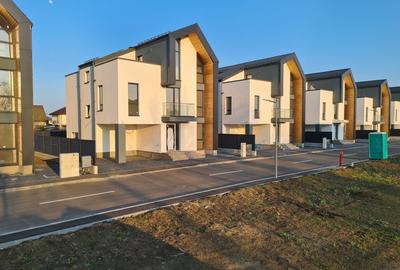 Casă individuală cu 5 camere în Odăi