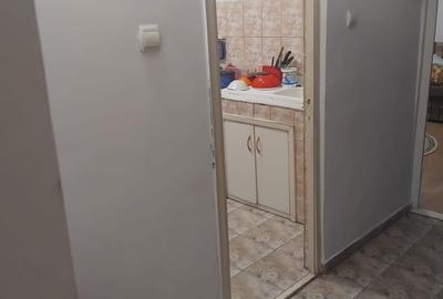 Apartament cu 2 camere decomandat în Poarta 6