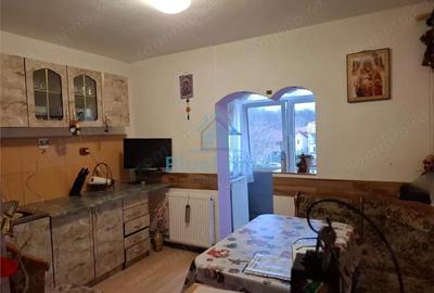 Apartament cu 3 camere decomandat în 1 Mai - 2
