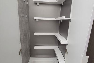 Garsonieră decomandată în Roșu