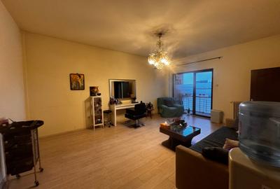 Apartament mare, luminos, 50 metri de metrou. - 2