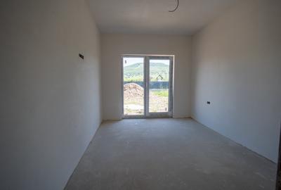 Casă individuală cu 4 camere cu Teren 600 Mp în Unirea - 11