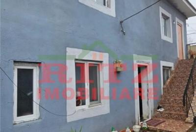 Casă cu 3 camere cu Teren 121 Mp în Central - 1