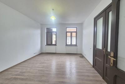 Casa cu 3 camere, gradina, zona Grivi?ei - Calugareni. - 14