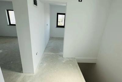 Casă cu 4 camere în Radu Negru - 1