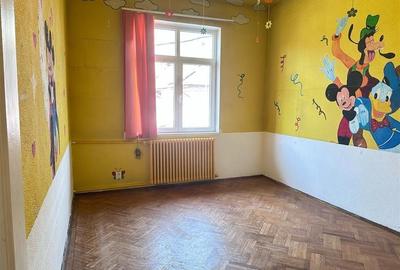 Duplex cu 10 camere în Vatra Luminoasă